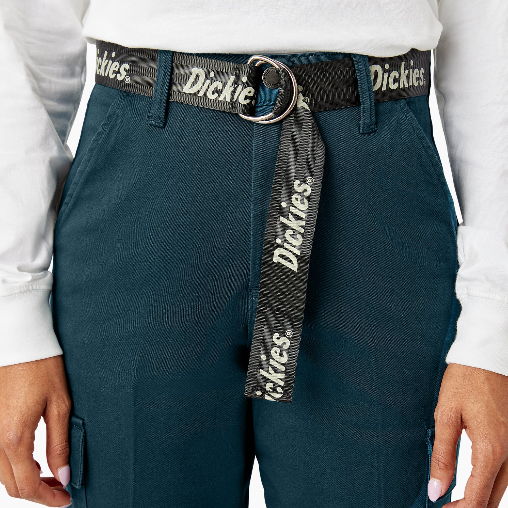 Women's Relaxed Fit Cropped Cargo Pants - Image 7