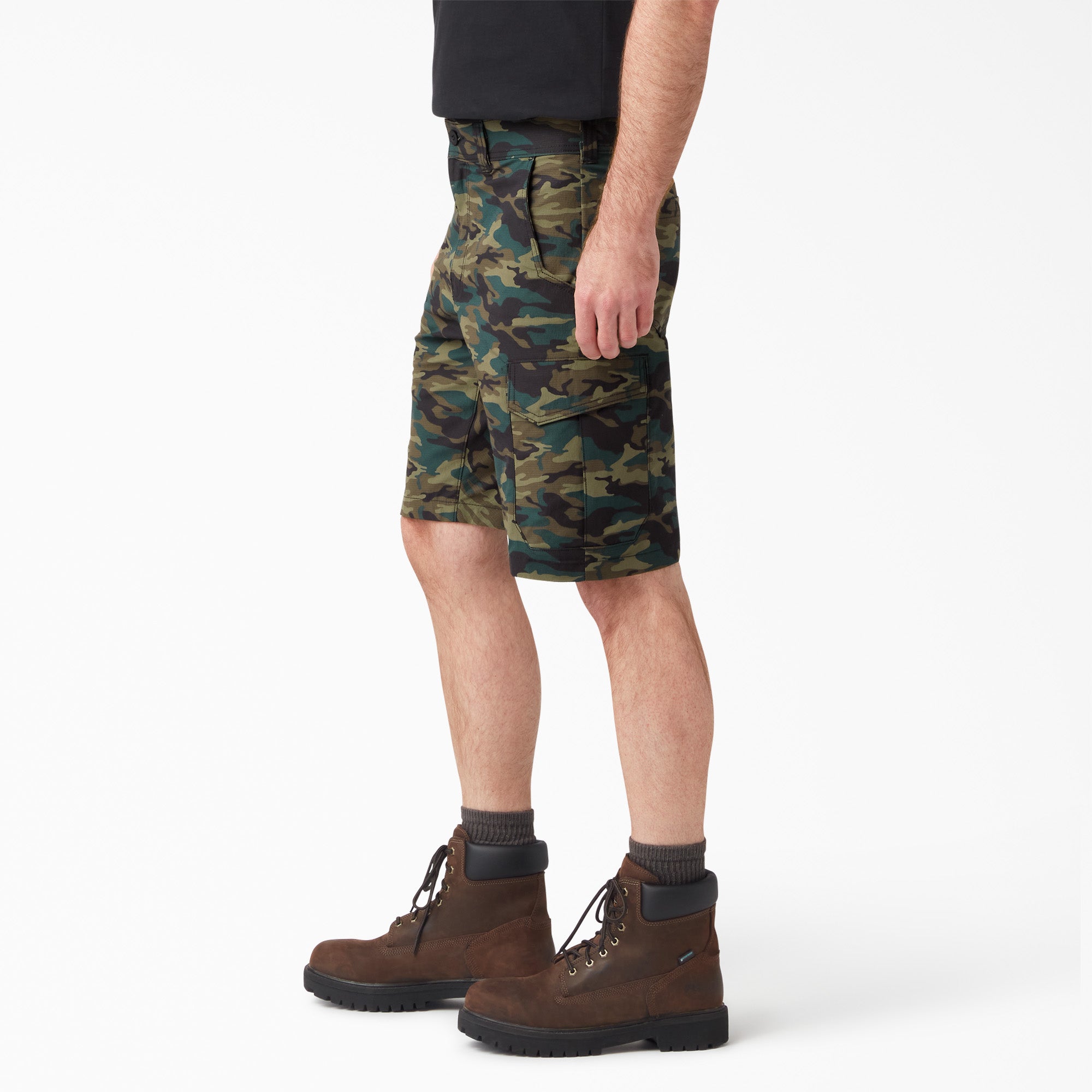 FLEX Cooling Regular Fit Cargo Shorts. 11 - Image 3